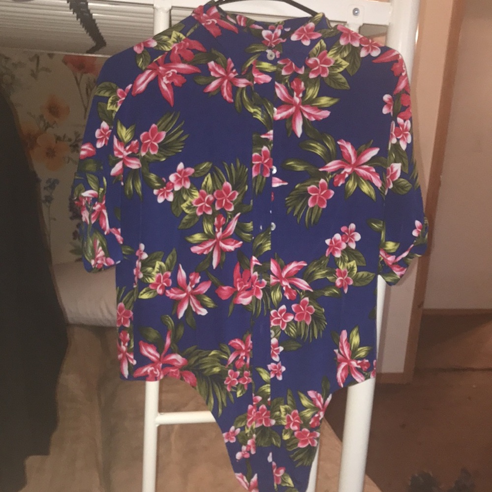 Tommy Hilfiger Hawaiian Tie crop top